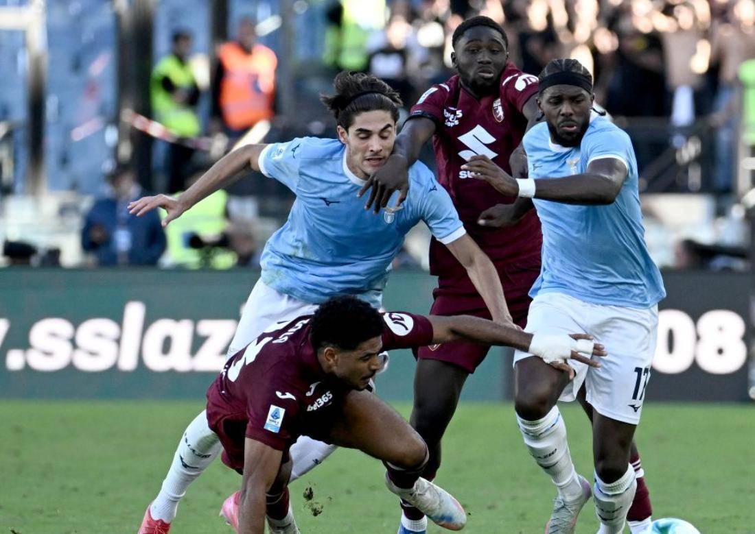 9体育包含赛后体能课后，拉齐奥官宣签约备战欧超杯，媒体盛赞，纪律约束更严格的词条