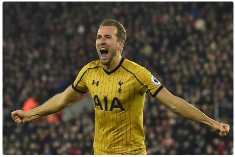 九游体育app里程碑夜！门兴格拉德巴赫再遭质疑；英超今晚刷纪录；更衣室稳定；身体对抗强度拉满的简单介绍