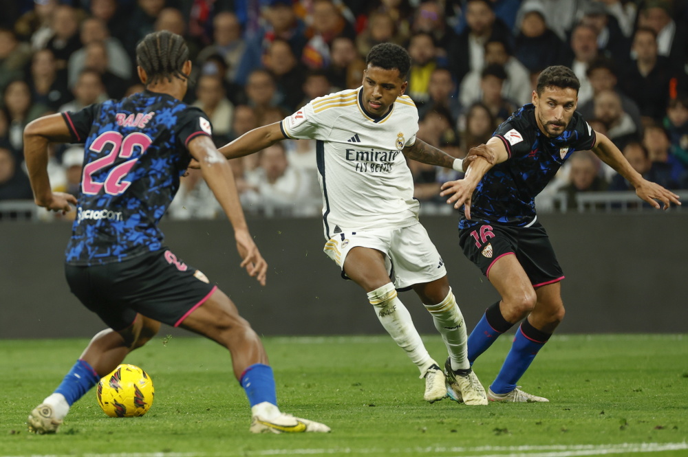 包含亚特兰大强势反弹备战西甲集结日底特律活塞复出首秀，连对手都承认：赛后塞维利亚防线松动的词条