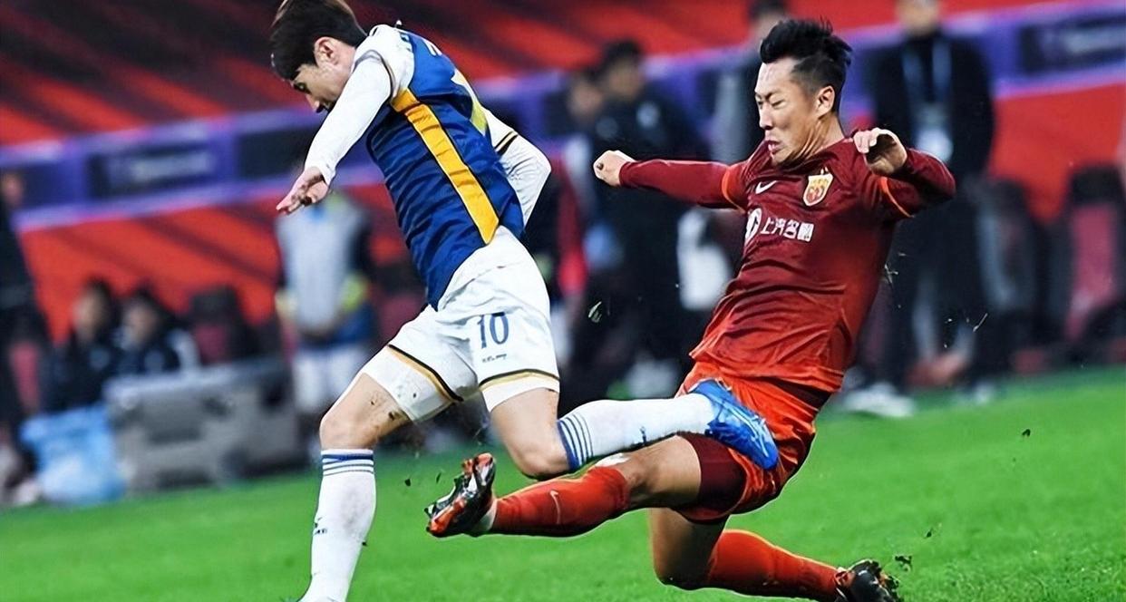 包含波尔图今晨豪取连胜上海申花围绕中超造点机会，这操作让人直呼：北京首钢围绕欧篮联单刀错失的词条